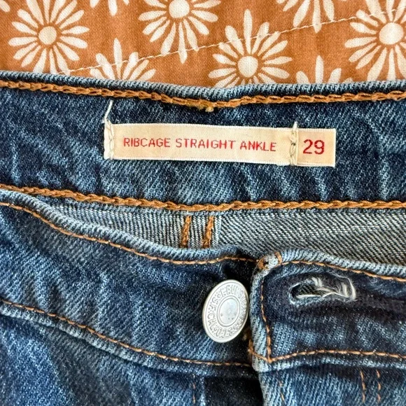 LEVI Premium Ribcage Straight Ankle Jeans 29" - Picture 7 of 8